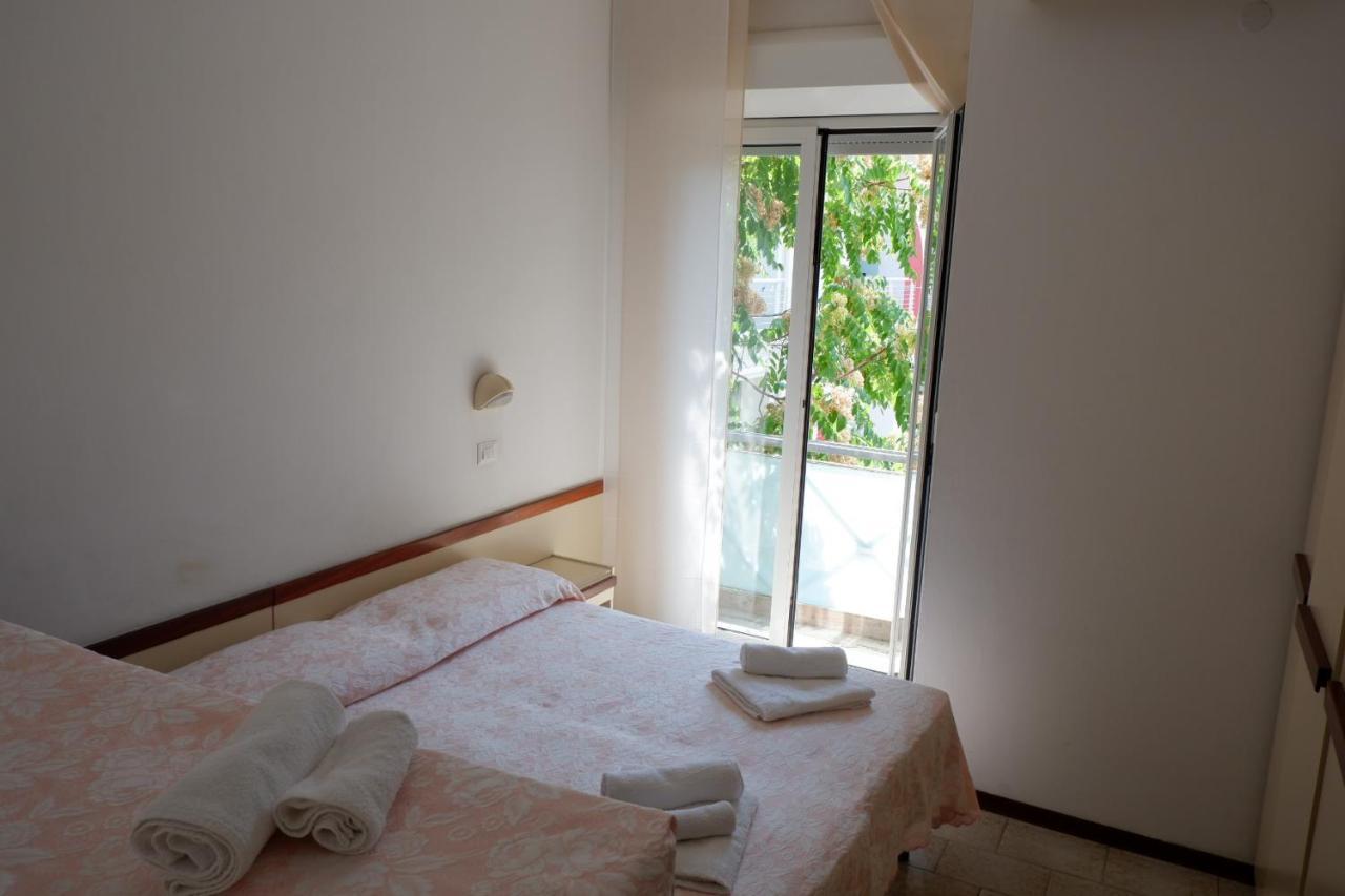 Due Gemelle Hotel ริมินี ภายนอก รูปภาพ