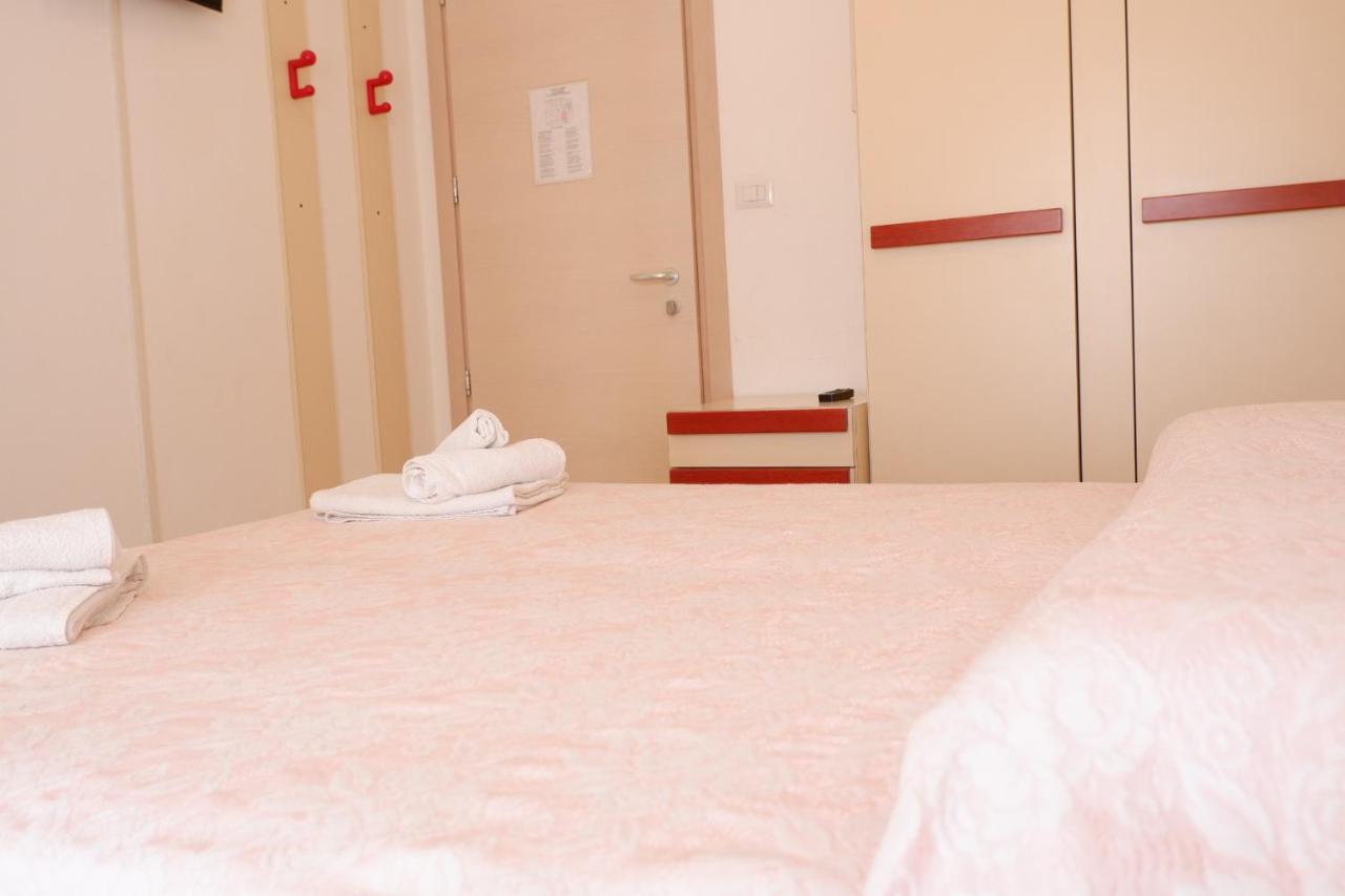 Due Gemelle Hotel ริมินี ภายนอก รูปภาพ