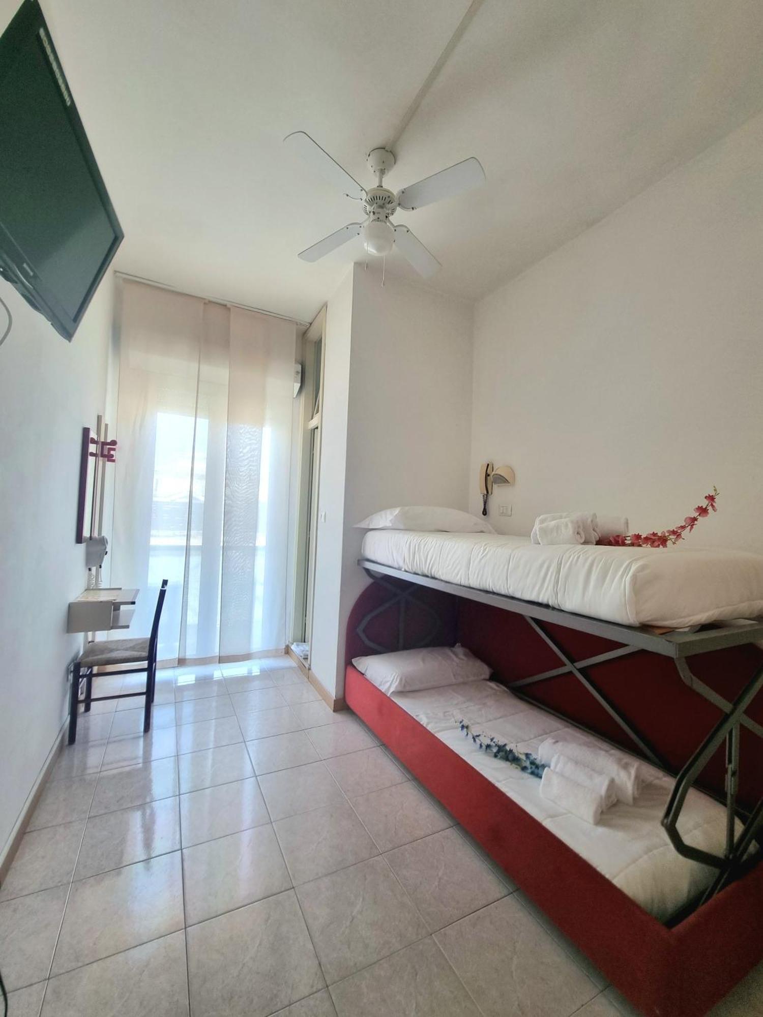 Due Gemelle Hotel ริมินี ภายนอก รูปภาพ